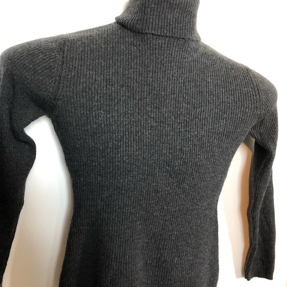 Turtle Neck sweater - Picture 2 of 3